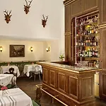 Otel Goldener Hirsch, A Luxury Collection Hotel,