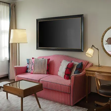 Отель Goldener Hirsch, A Luxury Collection Hotel,