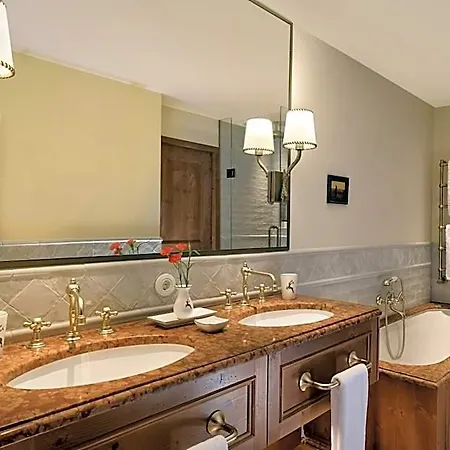 Hotel Goldener Hirsch, A Luxury Collection Hotel, 5*