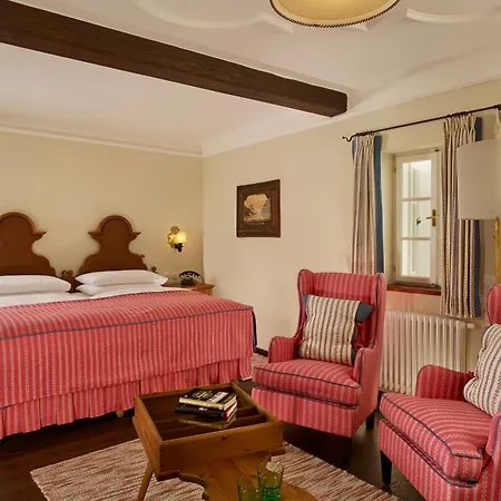 Szálloda Goldener Hirsch, A Luxury Collection Hotel,