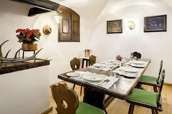 Szálloda Goldener Hirsch, A Luxury Collection Hotel, 5*