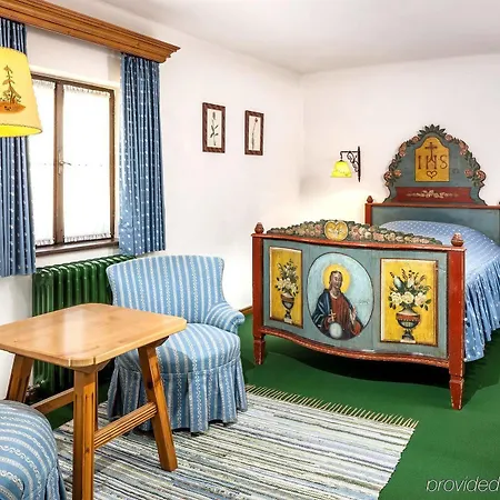 Goldener Hirsch, A Luxury Collection Hotel, Szálloda 5*